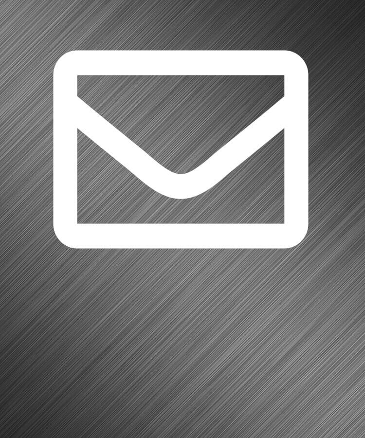 Service-Kachel in Schieferoptik mit Newsletter-Symbol.